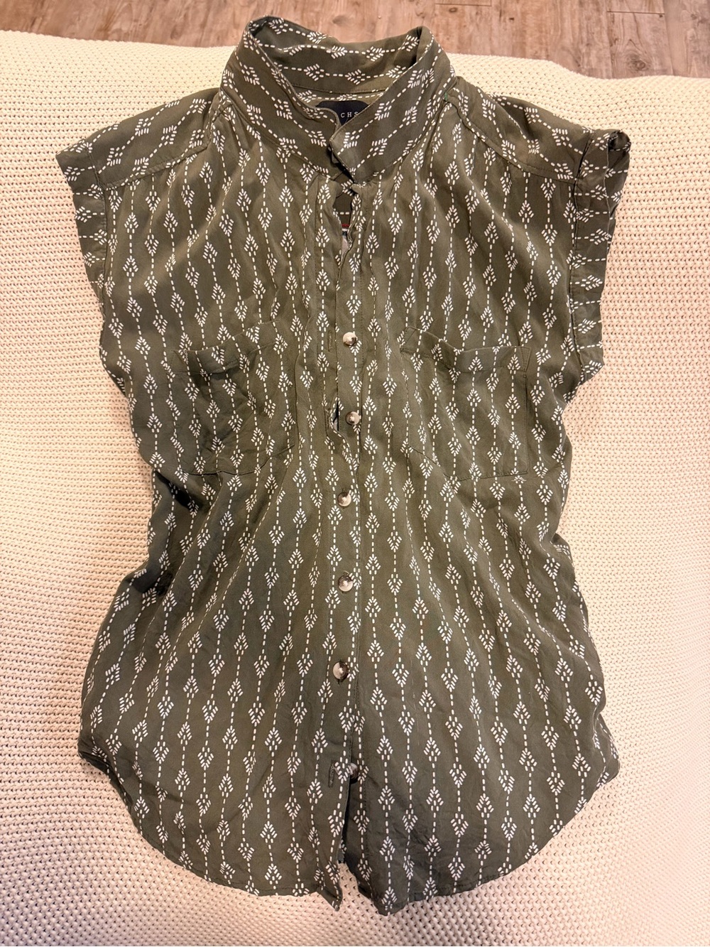 Jach’s Girlfriend - white & green diamond pattern blouse in a S